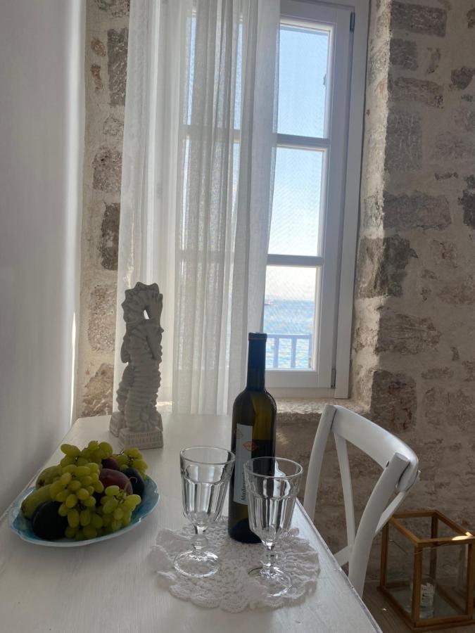 Halki Sea Breeze - A Waterfront Villa 外观 照片
